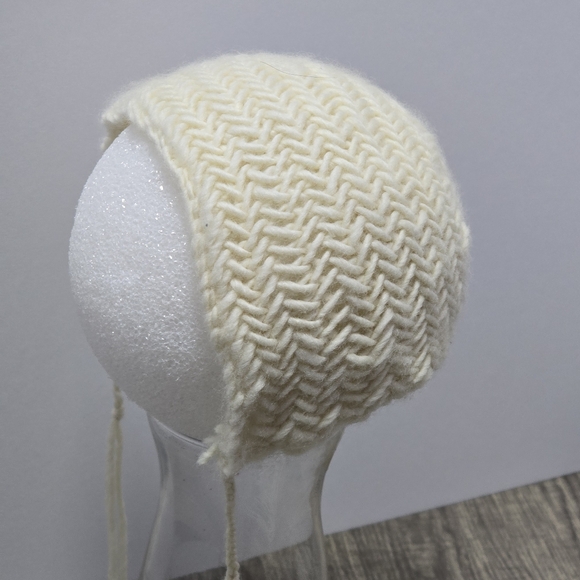Hand Knit Baby Bonnet - Newborn Photography Prop - 100% Merino Wool Brand New - Picture 2 of 4